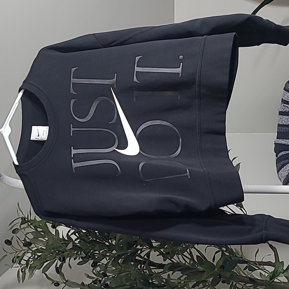 Nike Women's Dry Cropped Get Fit boxy Small - Picture 1 of 4